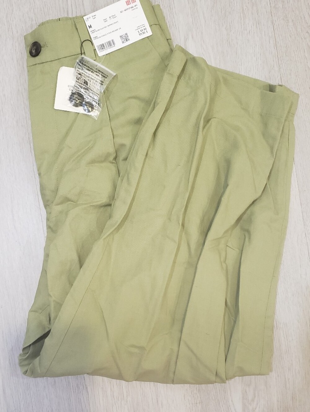 Uniqlo Linen Blend Pleated Tapered Pants